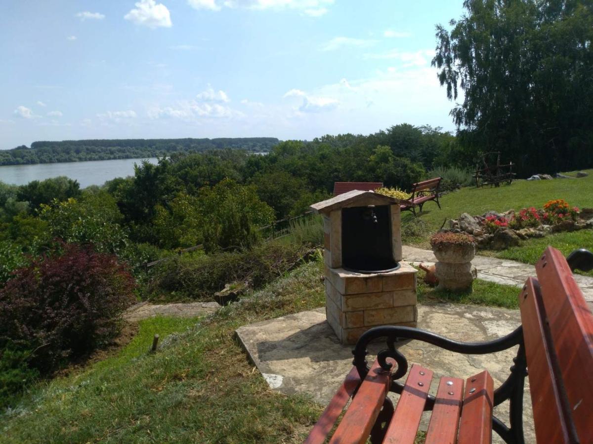 Villa Kornelija Stari Slankamen ภายนอก รูปภาพ